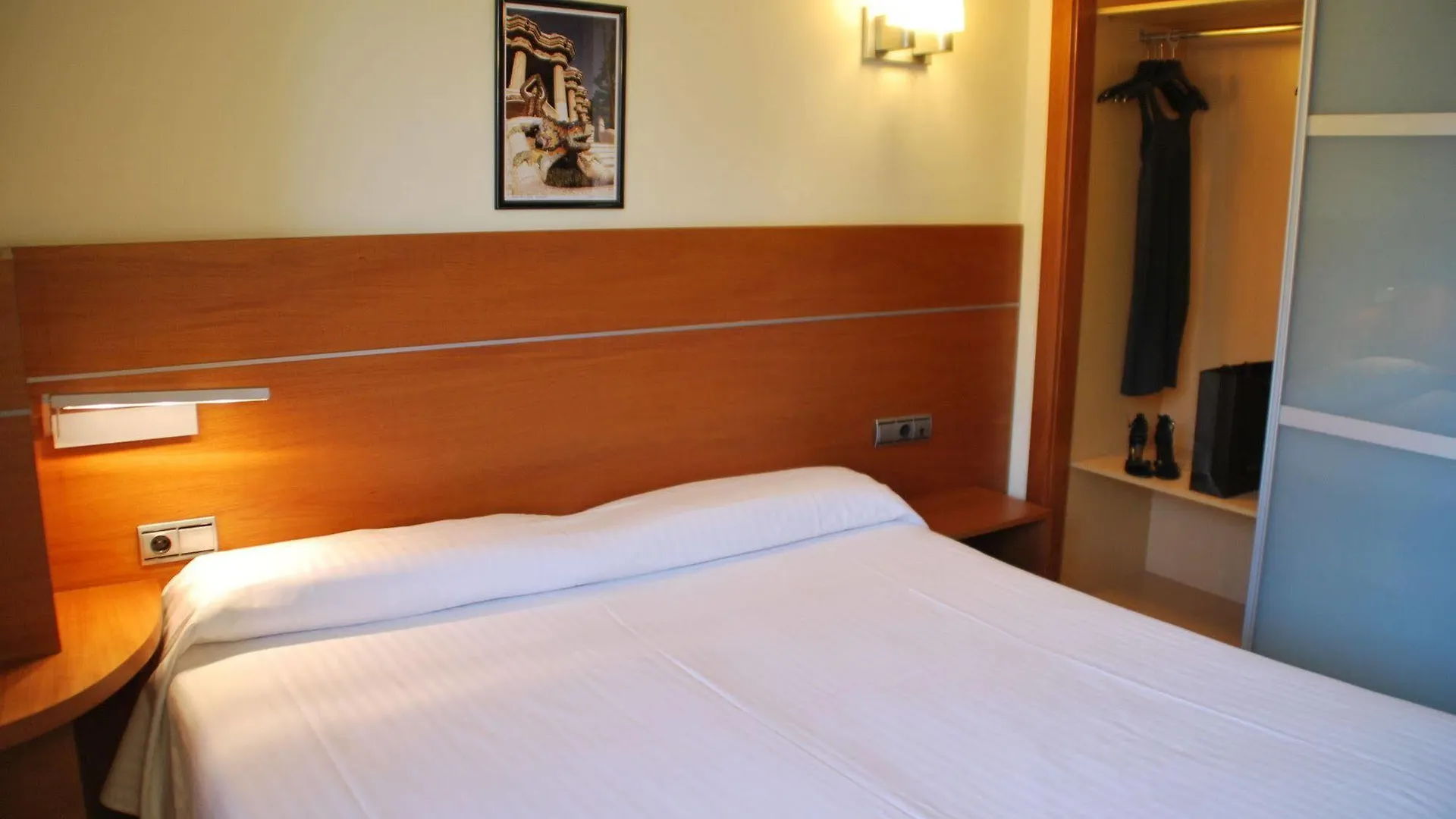 Aparthotel Apartaments Arago565 Barcelona
